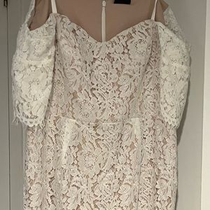 Plus size middy lace dress
